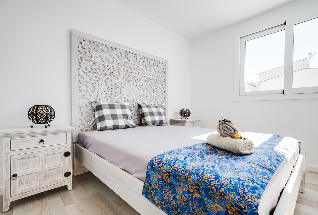 Vista Roses Mar - Villas Batik Eksteriør bilde